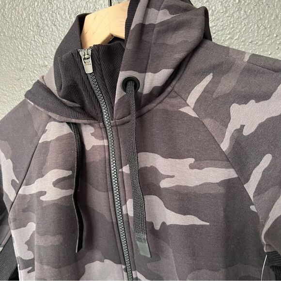 Athleta Triumph Printed Hoodie - Picture 9 of 15